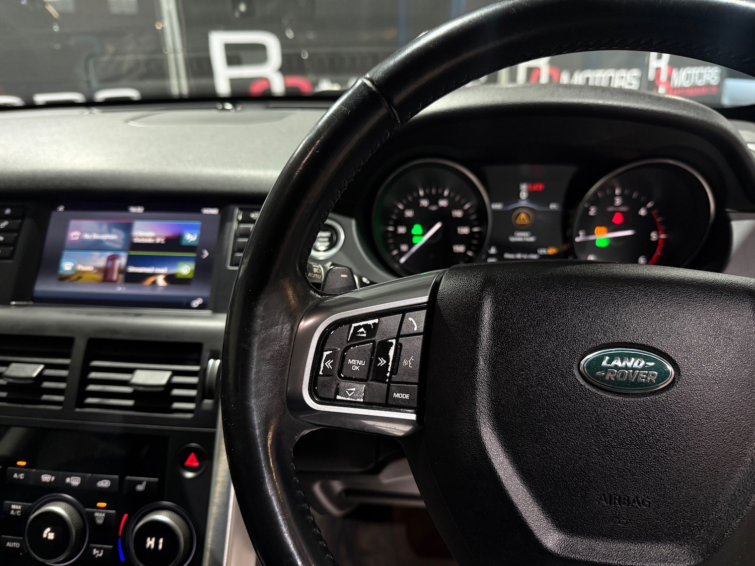 Used Land Rover Discovery Sport 2017 for sale - 77313000: Photo 35