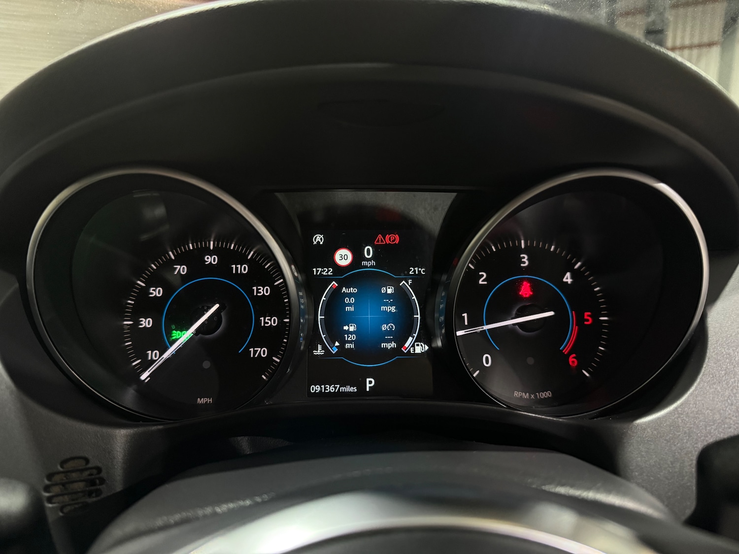 Used Jaguar XE 2018 for sale - 76693547: Photo 29