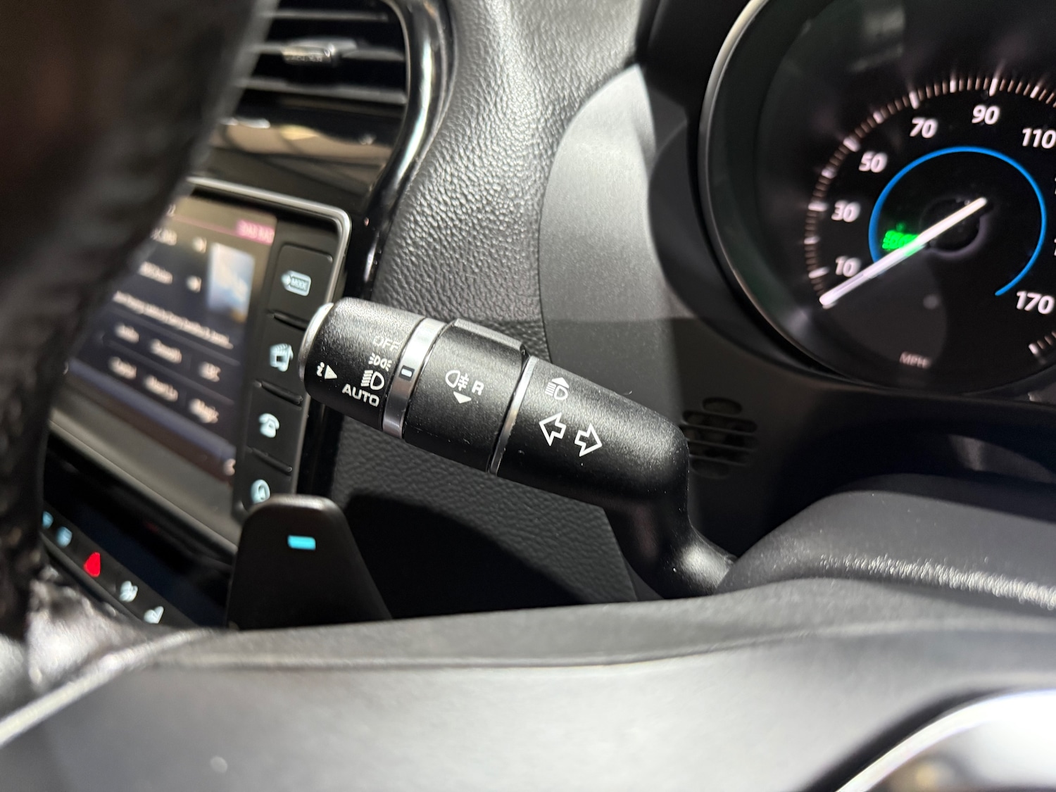 Used Jaguar XE 2018 for sale - 76693547: Photo 30