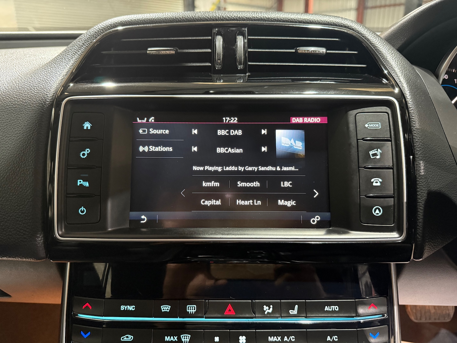 Used Jaguar XE 2018 for sale - 76693547: Photo 34