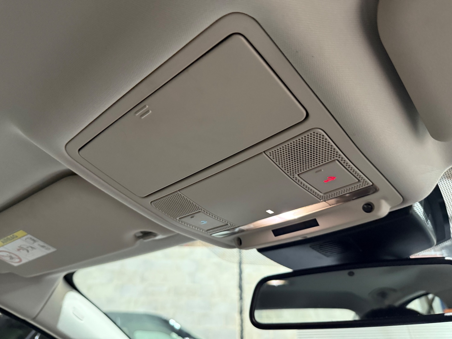 Used Jaguar XE 2018 for sale - 76693547: Photo 41