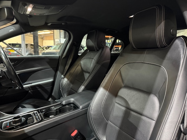 Used Jaguar XE 2017 for sale - 76292903: Photo 10