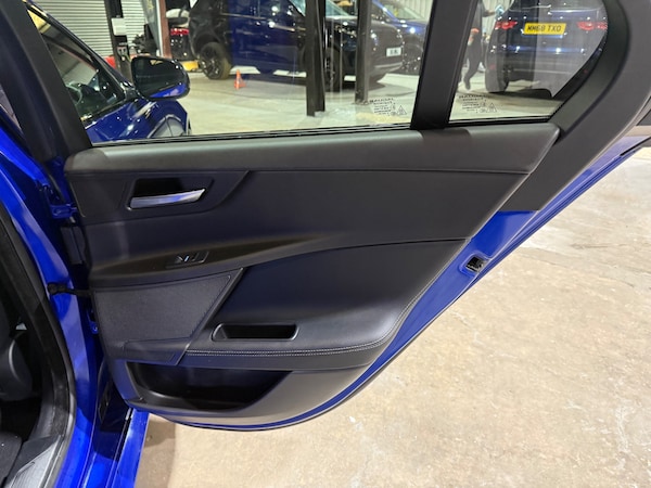 Used Jaguar XE 2017 for sale - 76292903: Photo 18