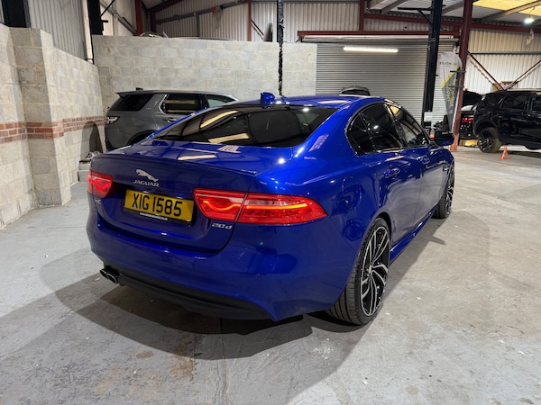 Used Jaguar XE 2017 for sale - 76292903: Photo 3