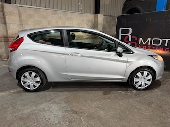 Used Ford Fiesta 2010 for sale - 79392429: Photo
