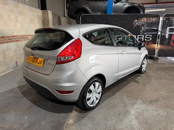 Used Ford Fiesta 2010 for sale - 79392429: Photo