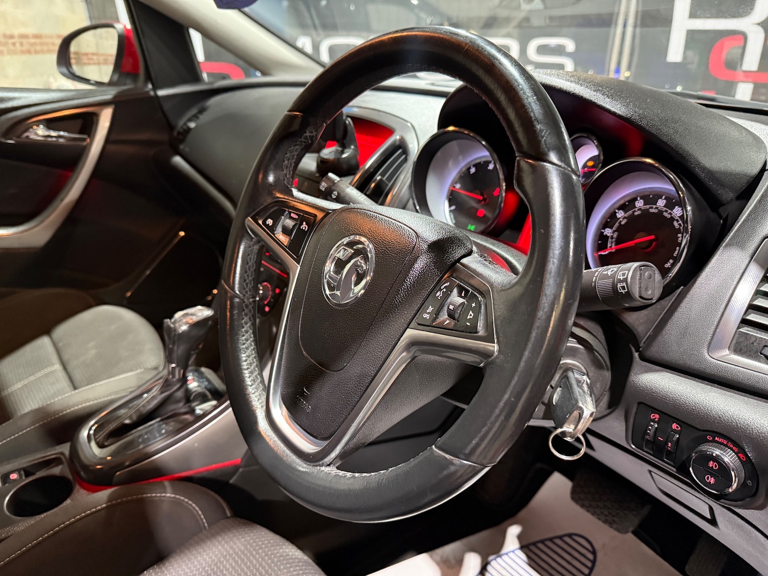 Used Vauxhall Astra 2010 for sale - 77313009: Photo 27