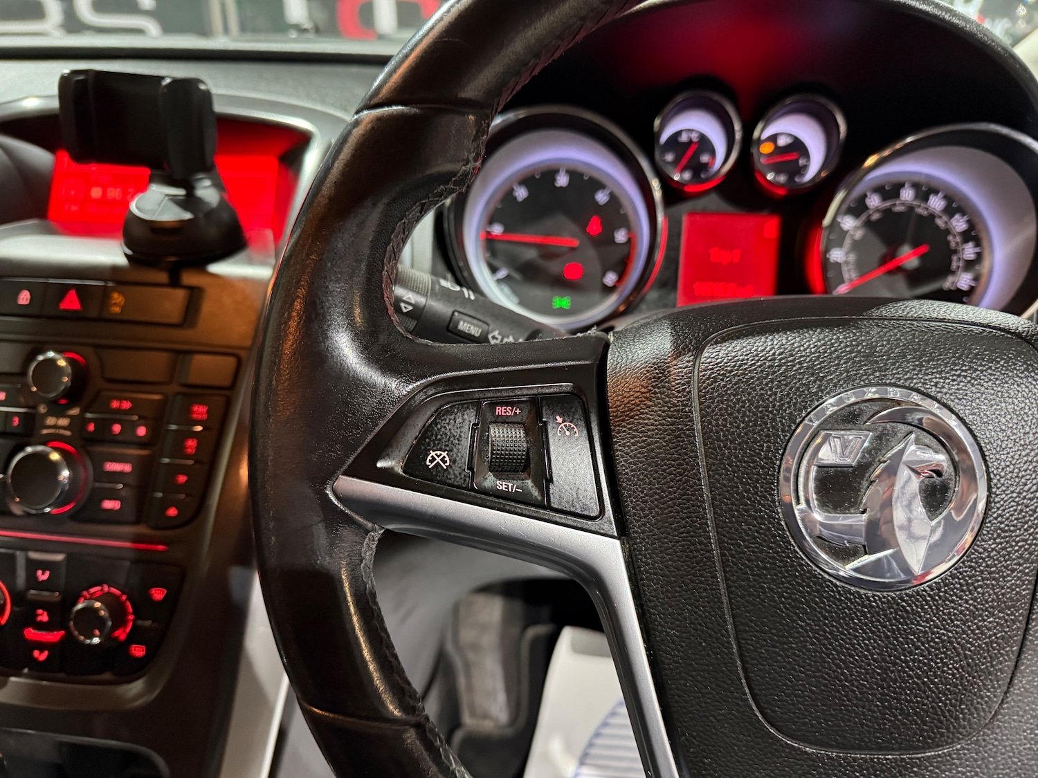 Used Vauxhall Astra 2010 for sale - 77313009: Photo 29