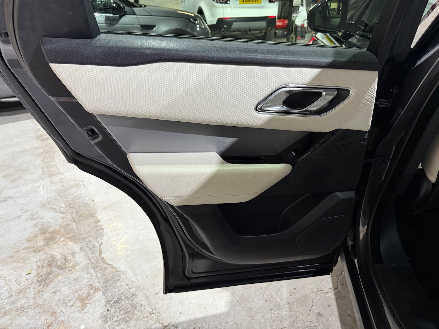 Used Land Rover Range Rover Velar 2018 for sale - 77546152: Photo 14