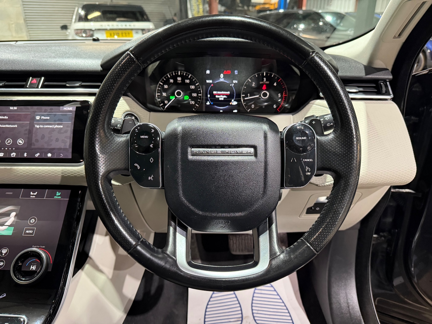 Used Land Rover Range Rover Velar 2018 for sale - 77546152: Photo 30