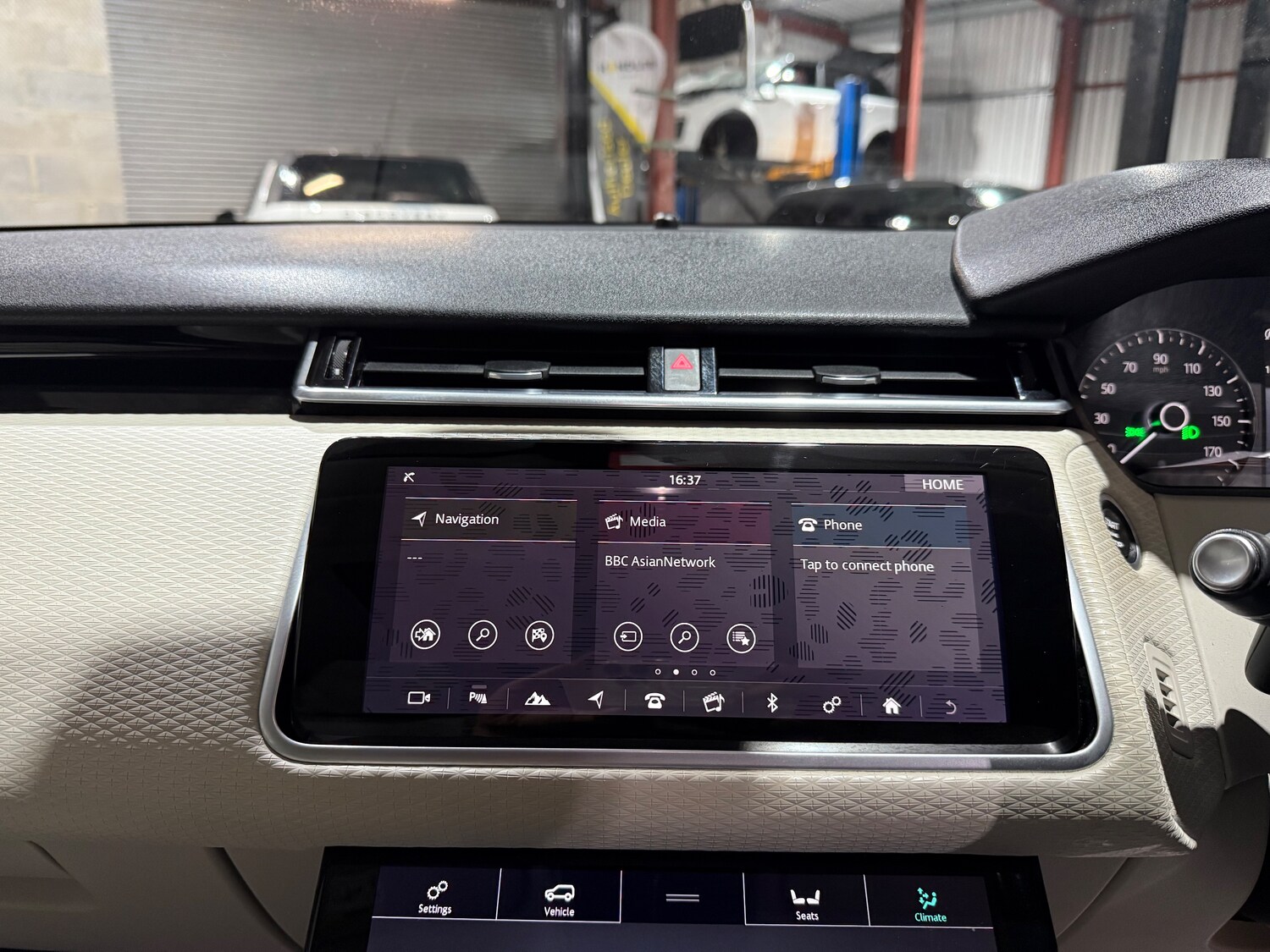 Used Land Rover Range Rover Velar 2018 for sale - 77546152: Photo 36