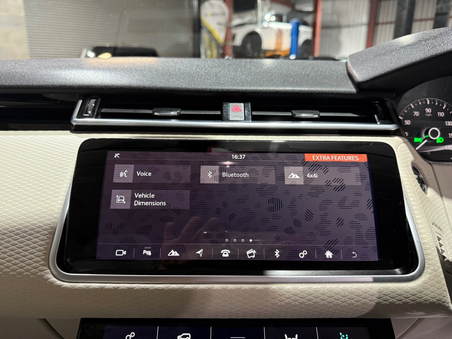 Used Land Rover Range Rover Velar 2018 for sale - 77546152: Photo 40