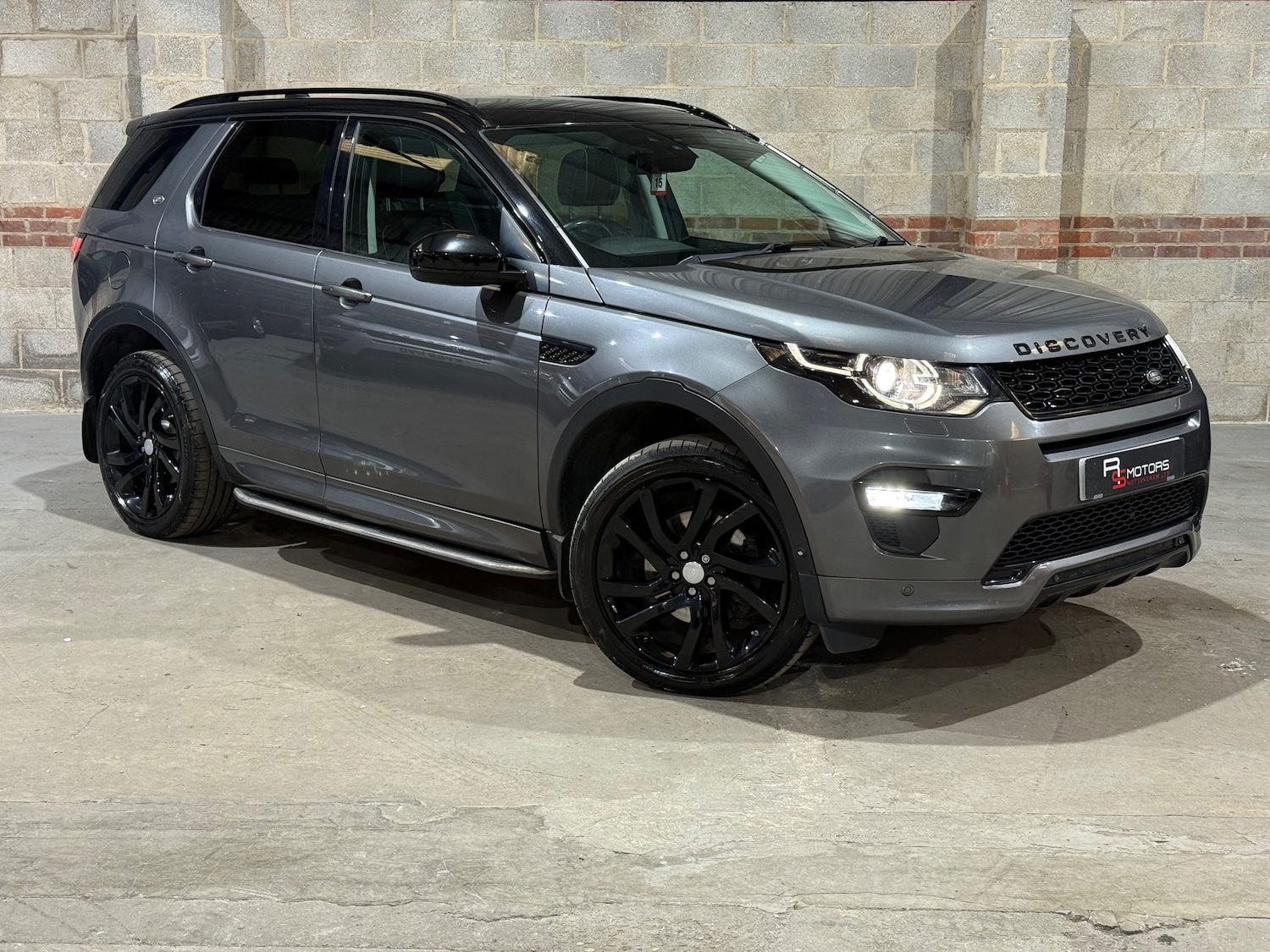 Used Land Rover Discovery Sport 2017 for sale - 76623761: Photo 1