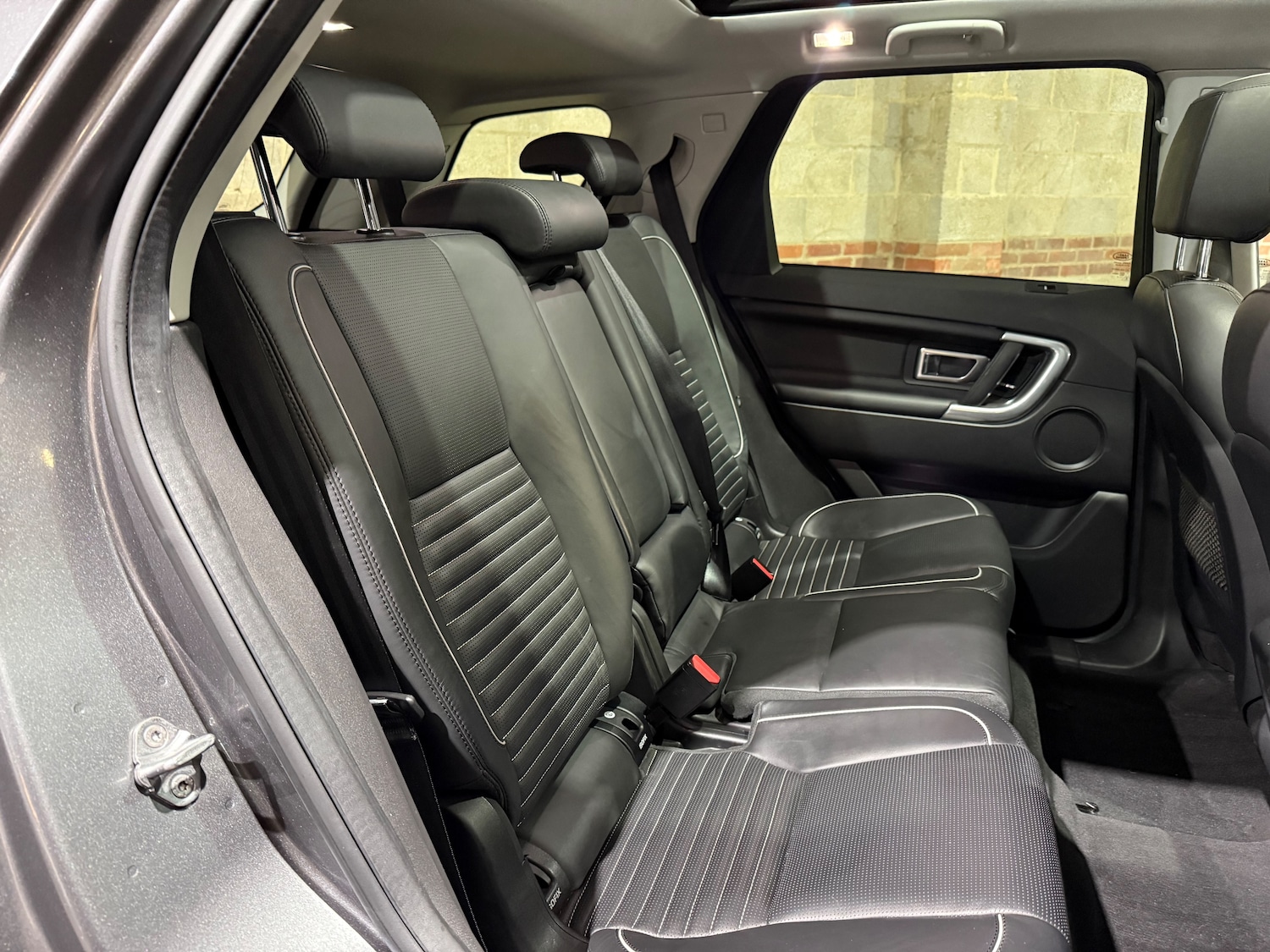 Used Land Rover Discovery Sport 2017 for sale - 76623761: Photo 24