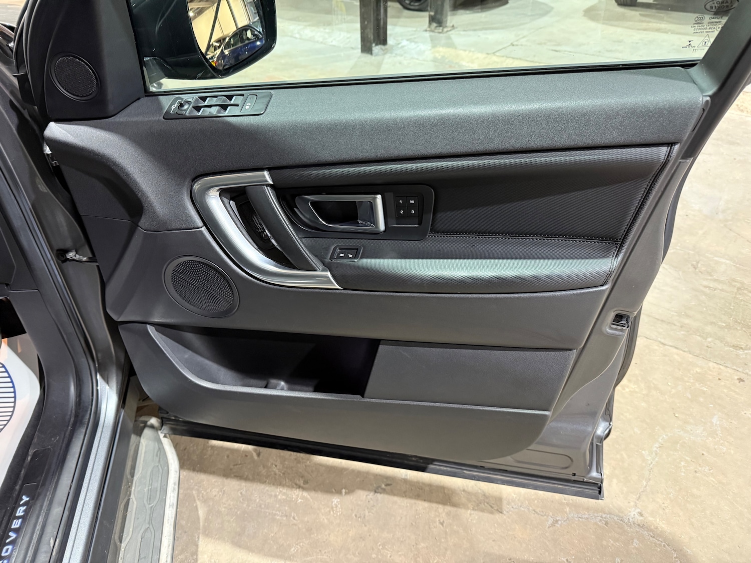 Used Land Rover Discovery Sport 2017 for sale - 76623761: Photo 26