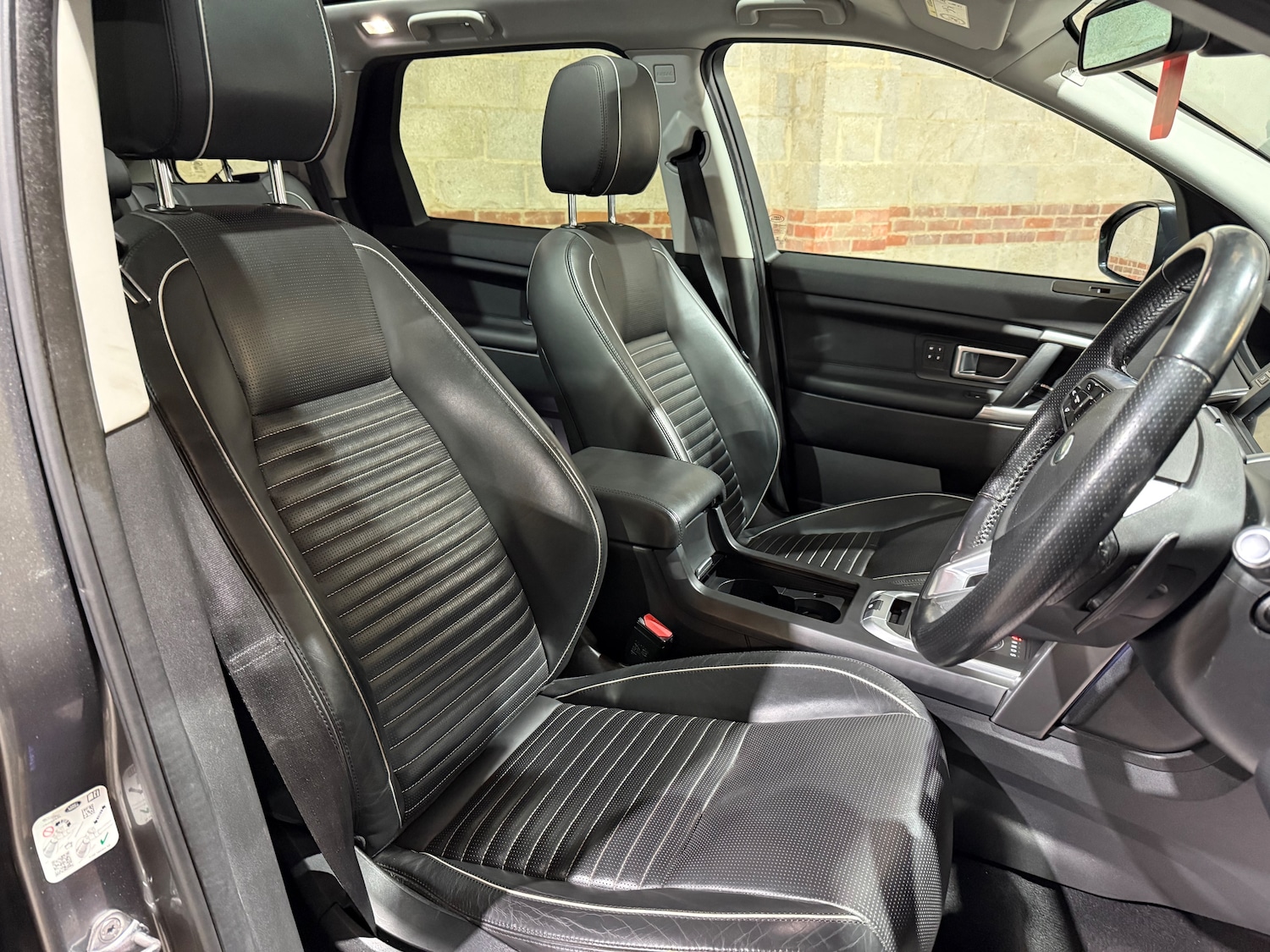 Used Land Rover Discovery Sport 2017 for sale - 76623761: Photo 31