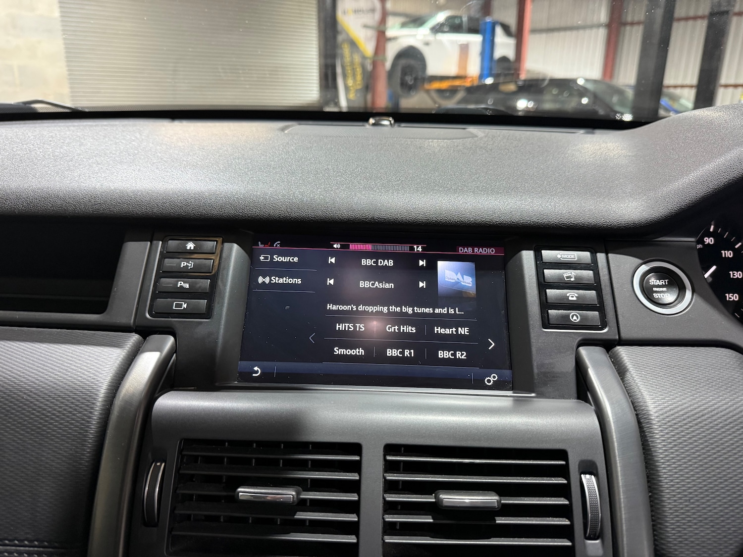 Used Land Rover Discovery Sport 2017 for sale - 76623761: Photo 41