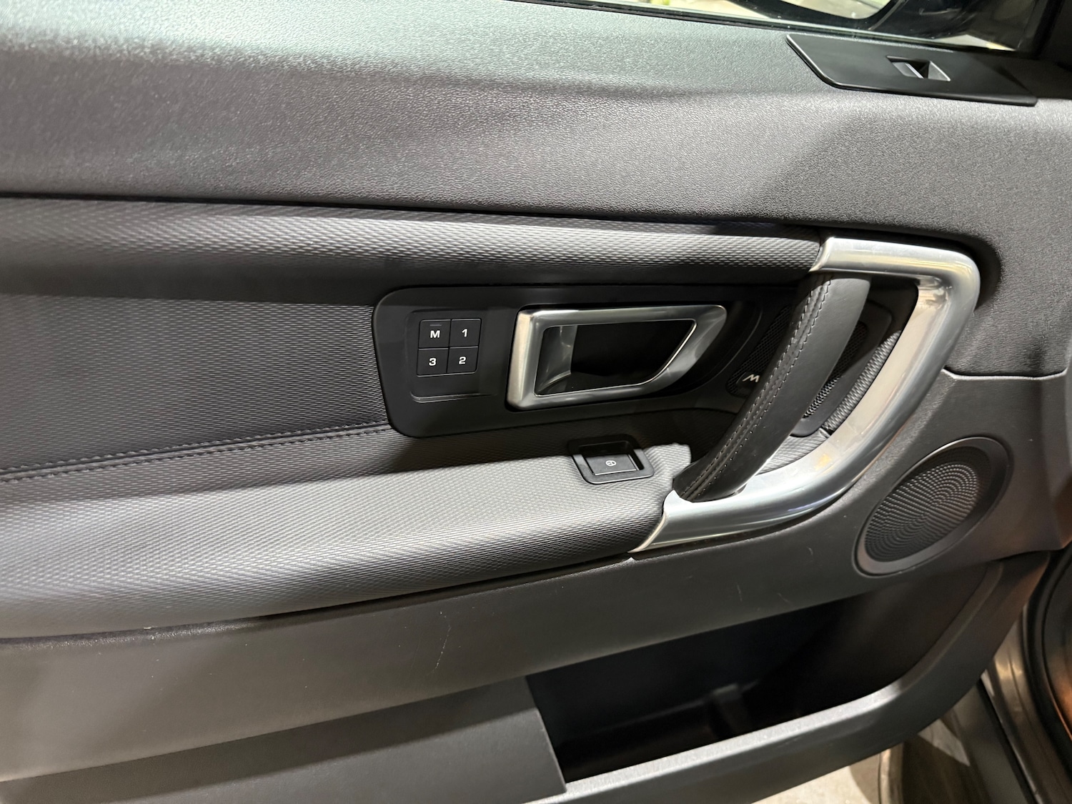 Used Land Rover Discovery Sport 2017 for sale - 76623761: Photo 8