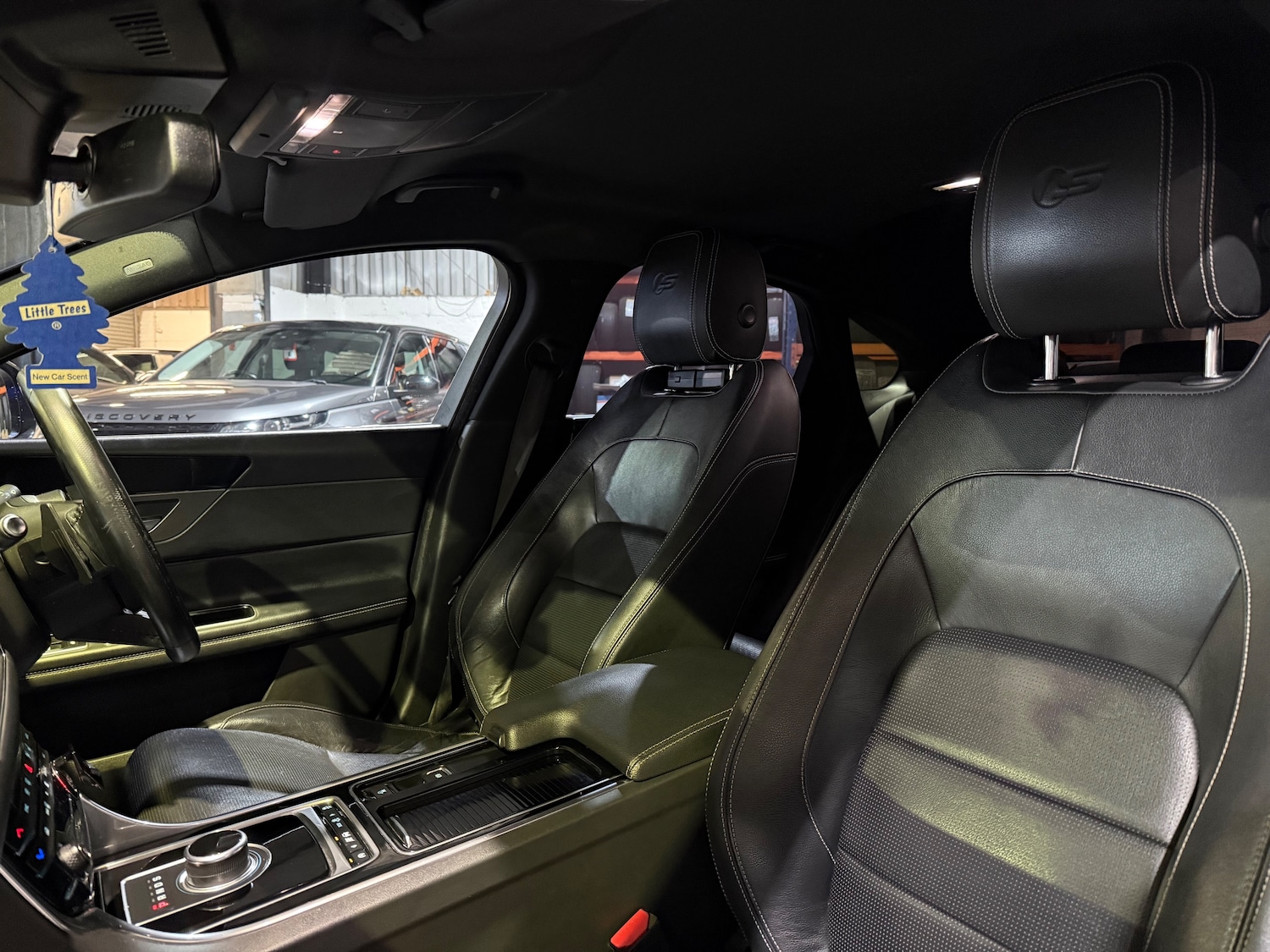 Used Jaguar XF 2016 for sale - 77327244: Photo 11