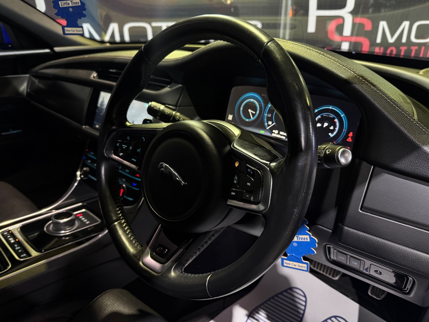 Used Jaguar XF 2016 for sale - 77327244: Photo 24