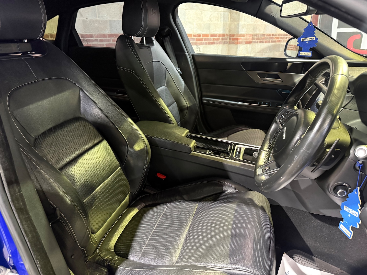 Used Jaguar XF 2016 for sale - 77327244: Photo 26