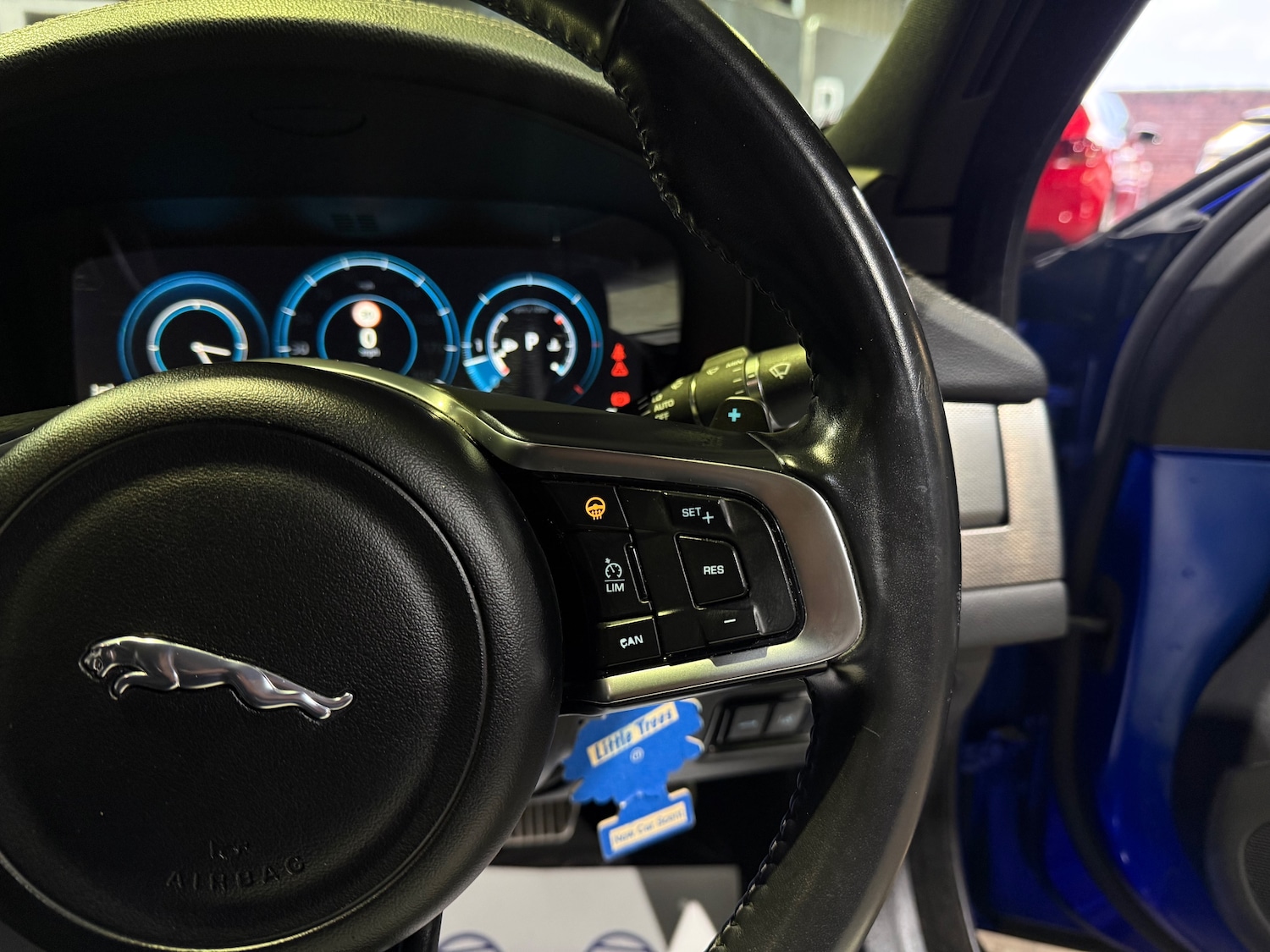 Used Jaguar XF 2016 for sale - 77327244: Photo 31