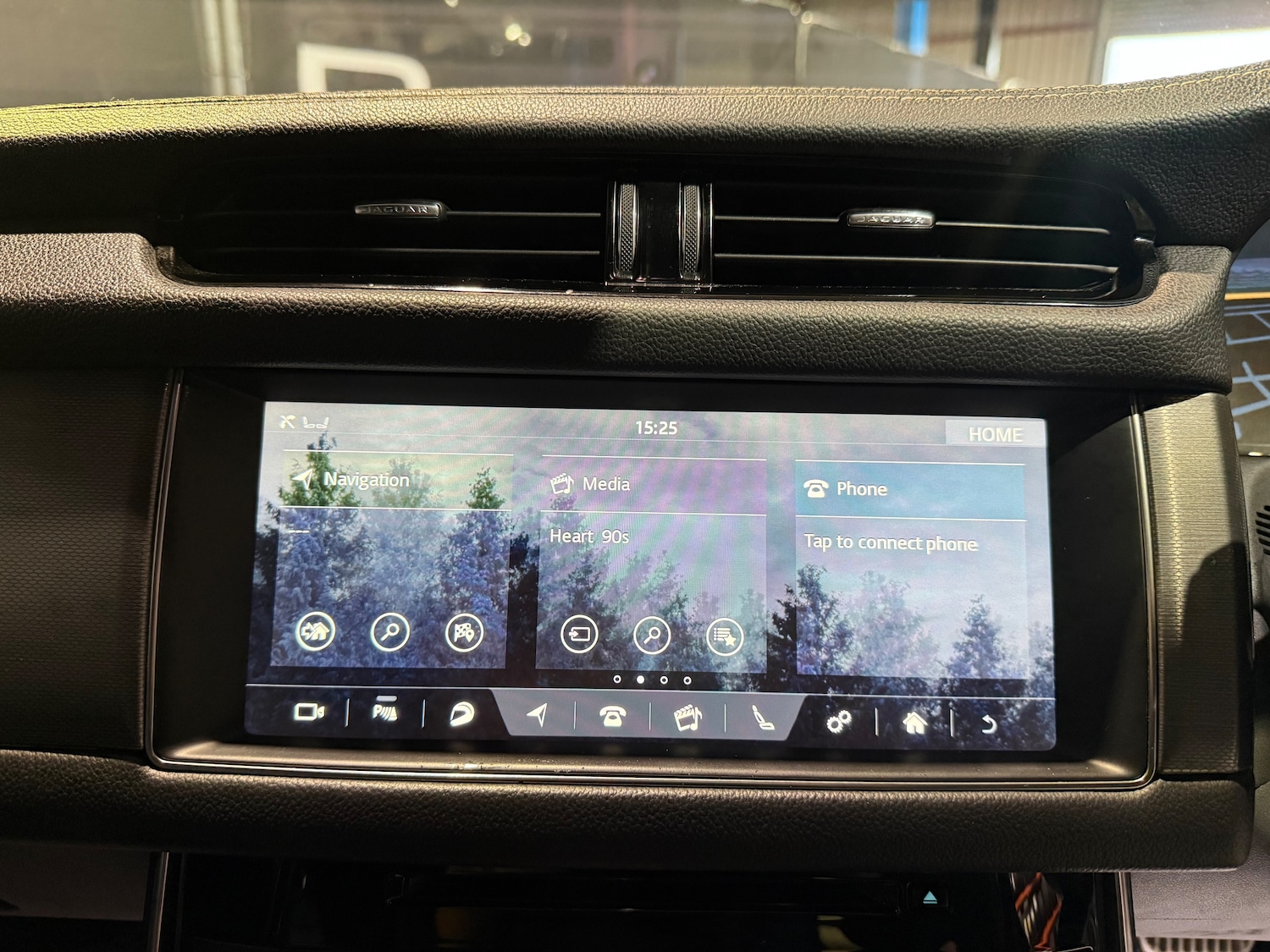 Used Jaguar XF 2016 for sale - 77327244: Photo 36