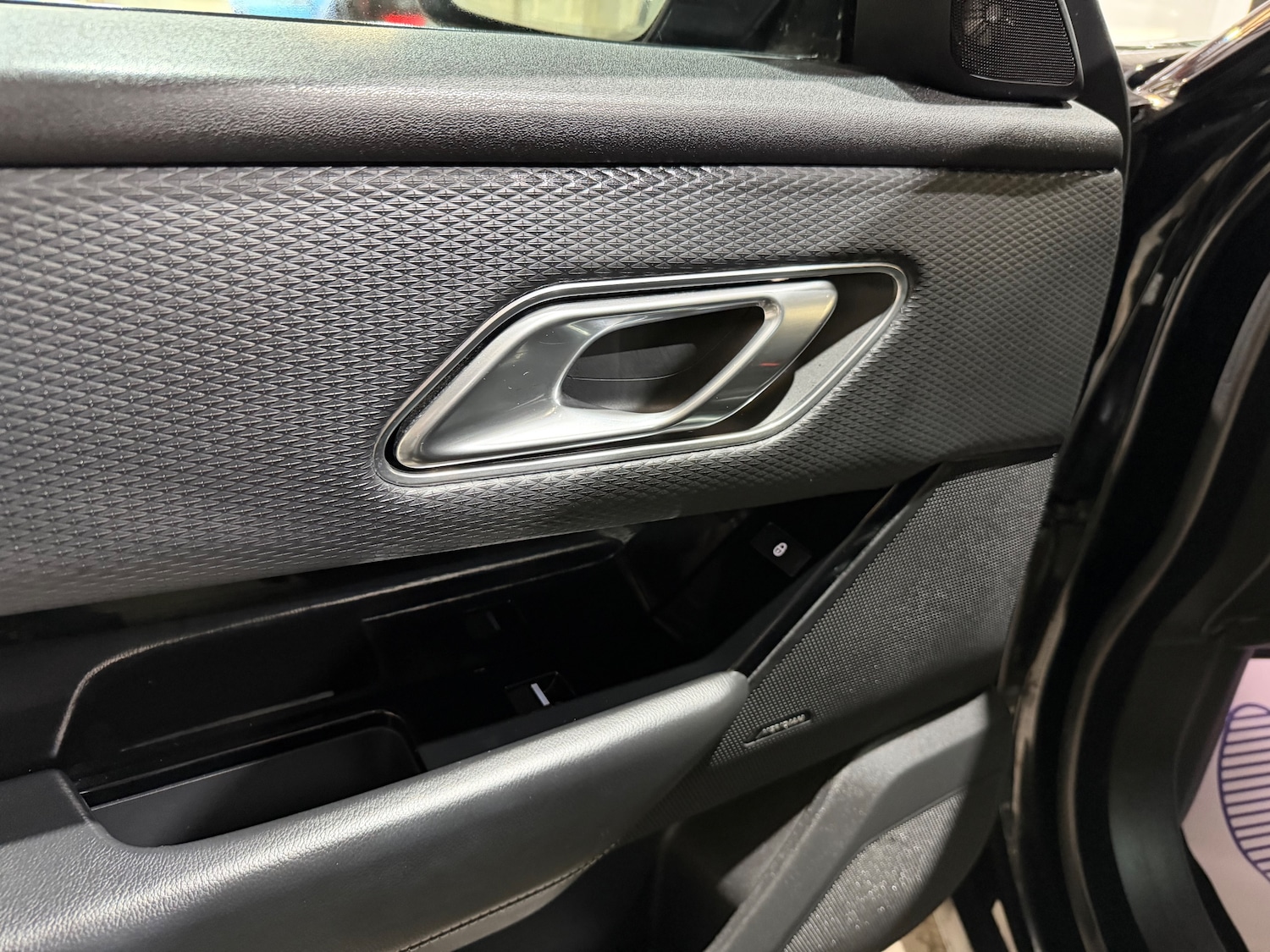 Used Land Rover Range Rover Velar 2018 for sale - 77056245: Photo 9