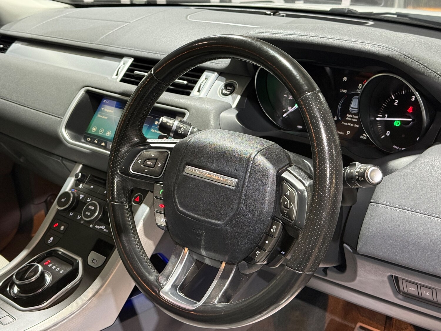 Used Land Rover Range Rover Evoque 2018 for sale - 77885531: Photo 42