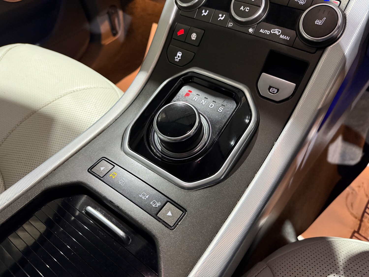 Used Land Rover Range Rover Evoque 2018 for sale - 77885531: Photo 48