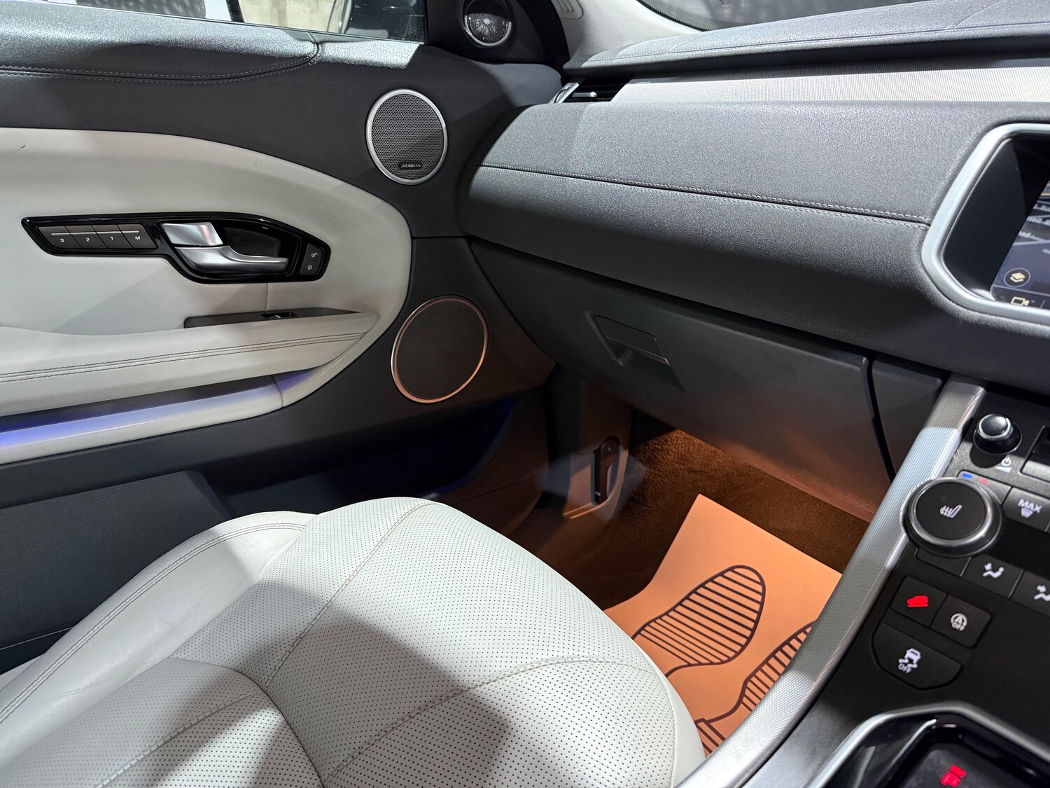 Used Land Rover Range Rover Evoque 2018 for sale - 77885531: Photo 50