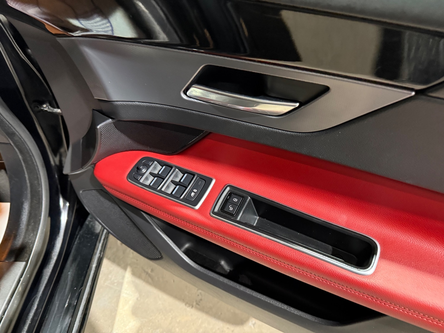 Used Jaguar XF 2016 for sale - 77262884: Photo 22