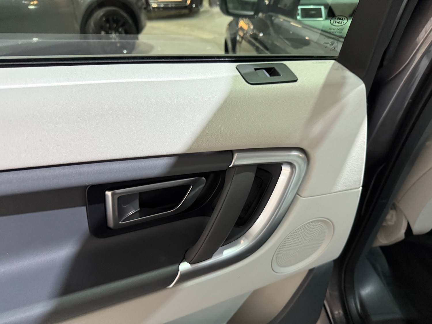 Used Land Rover Discovery Sport 2017 for sale - 76125491: Photo 12