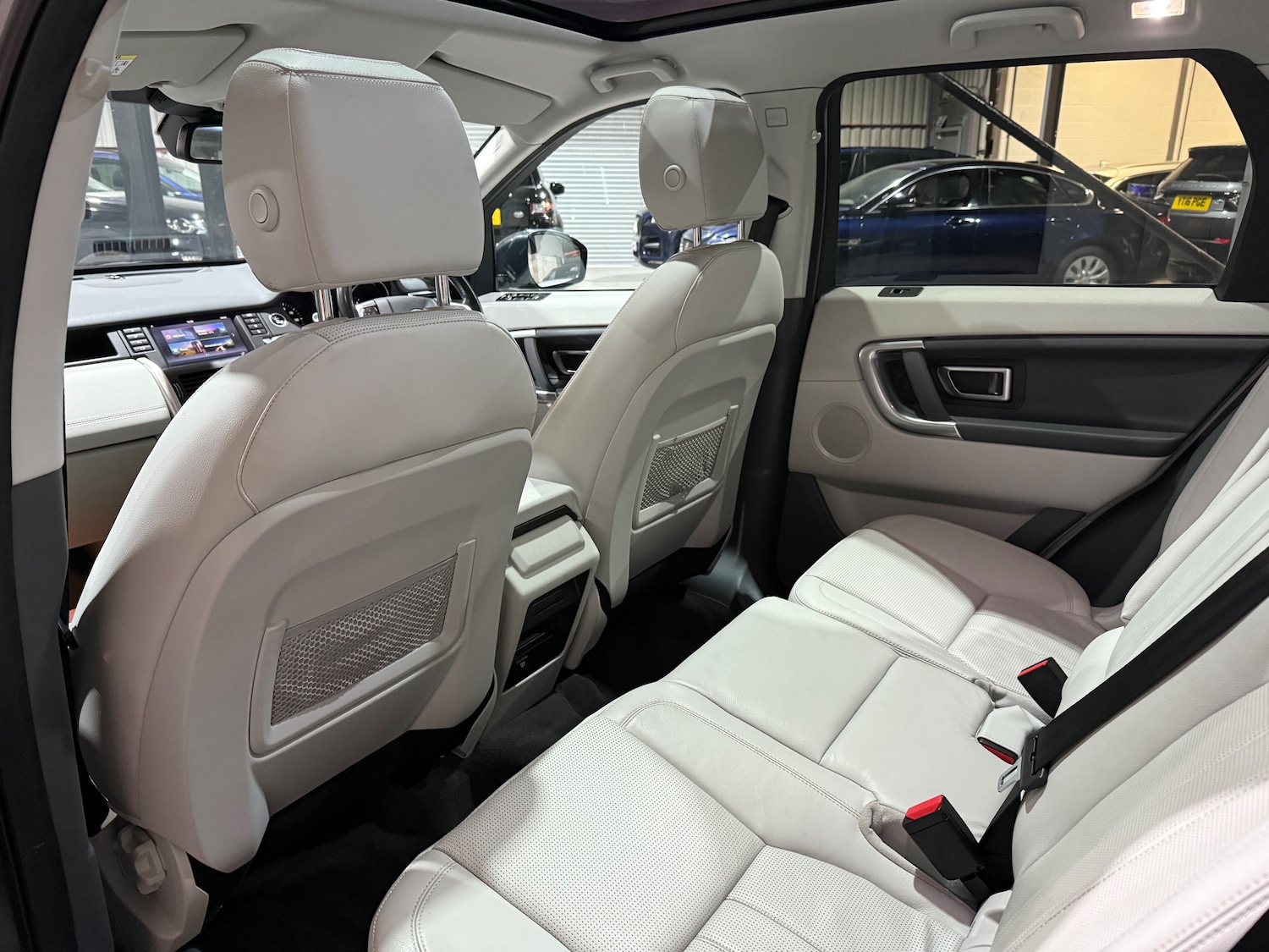 Used Land Rover Discovery Sport 2017 for sale - 76125491: Photo 13