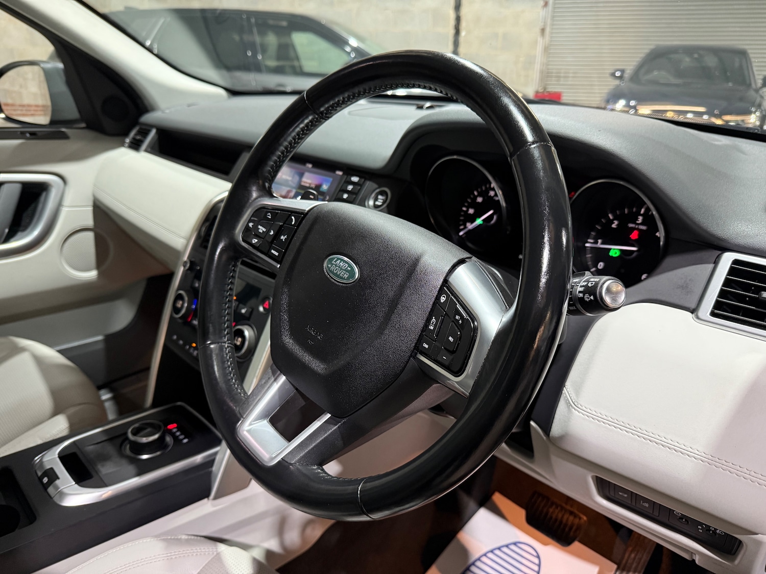 Used Land Rover Discovery Sport 2017 for sale - 76125491: Photo 29