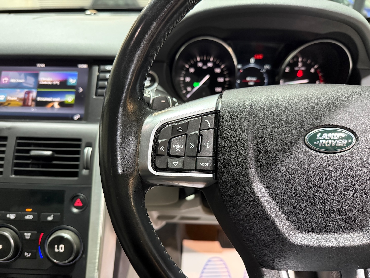 Used Land Rover Discovery Sport 2017 for sale - 76125491: Photo 35