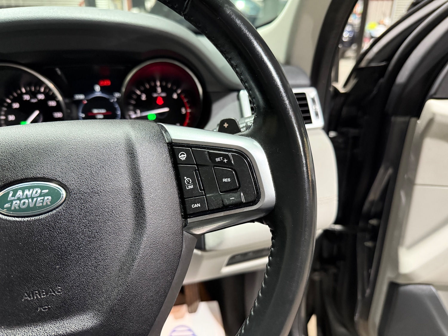 Used Land Rover Discovery Sport 2017 for sale - 76125491: Photo 36