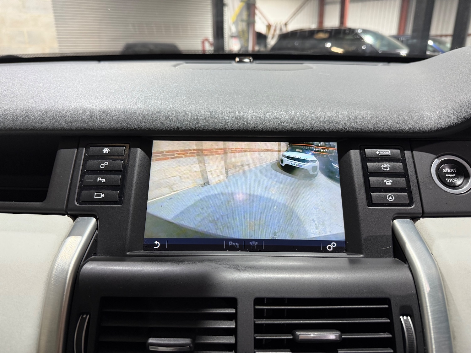 Used Land Rover Discovery Sport 2017 for sale - 76125491: Photo 45