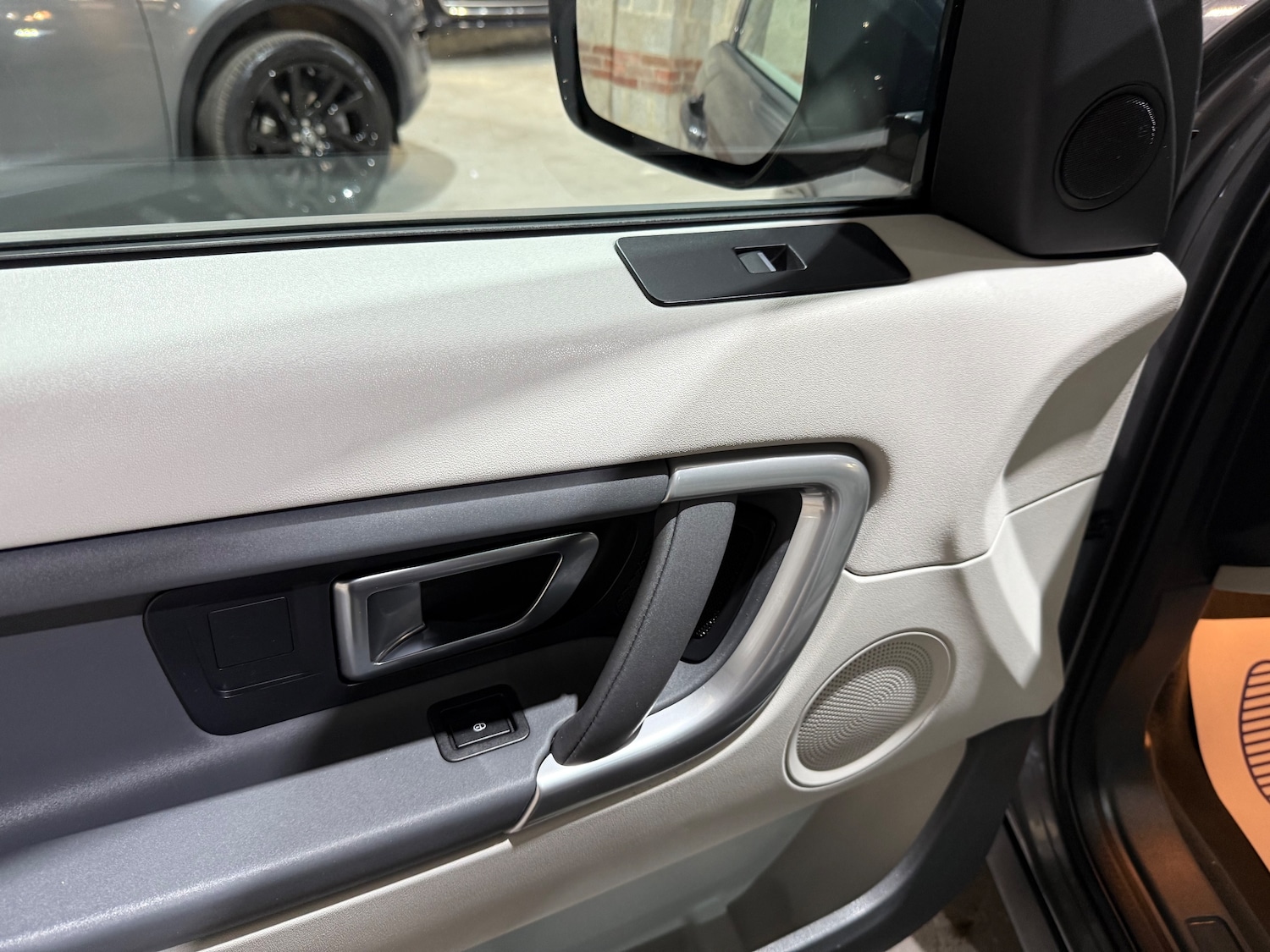 Used Land Rover Discovery Sport 2017 for sale - 76125491: Photo 7