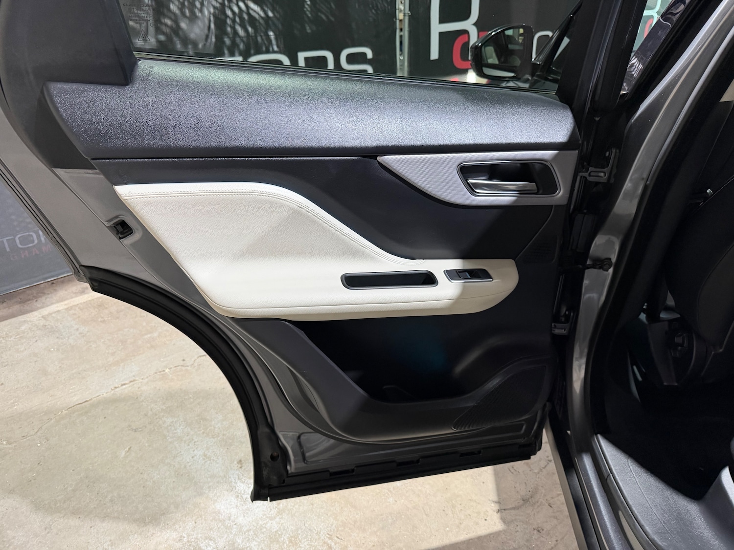 Used Jaguar F-Pace 2016 for sale - 78107092: Photo 14