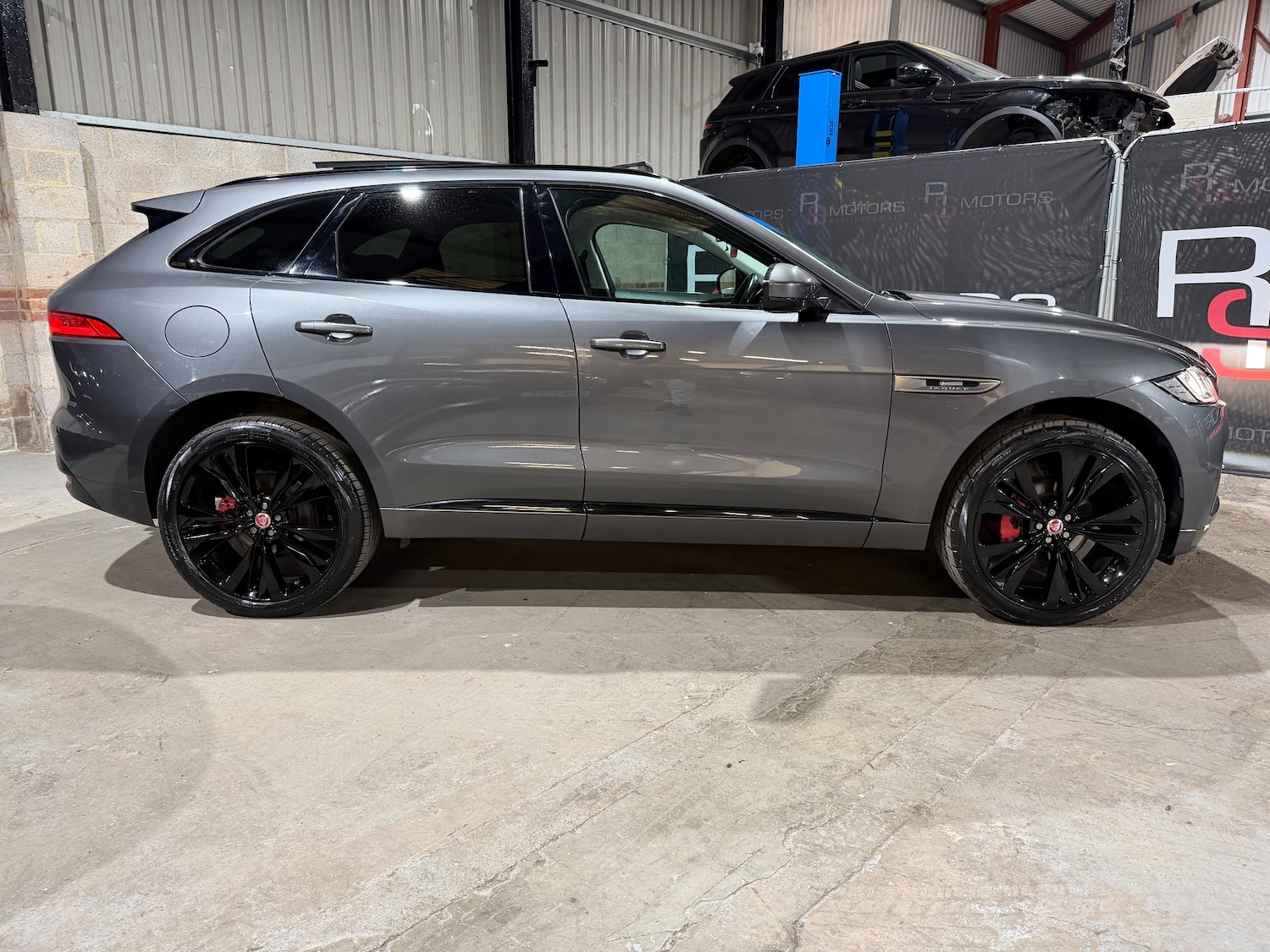 Used Jaguar F-Pace 2016 for sale - 78107092: Photo 2