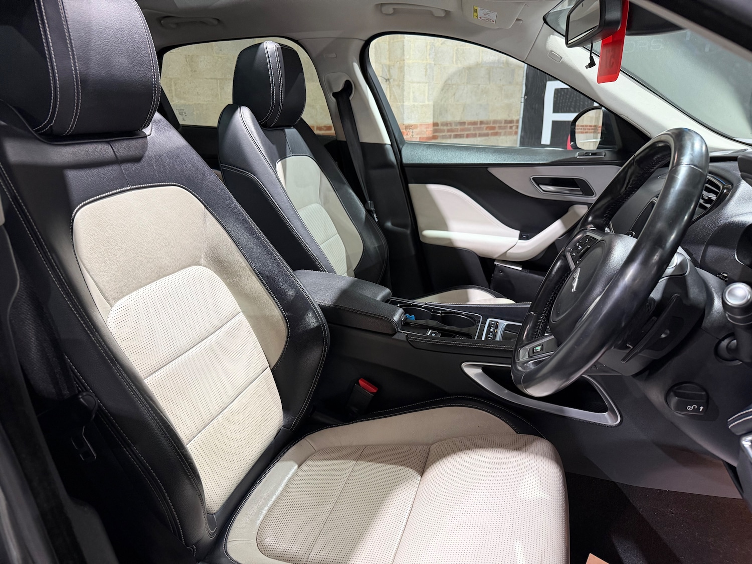 Used Jaguar F-Pace 2016 for sale - 78107092: Photo 28