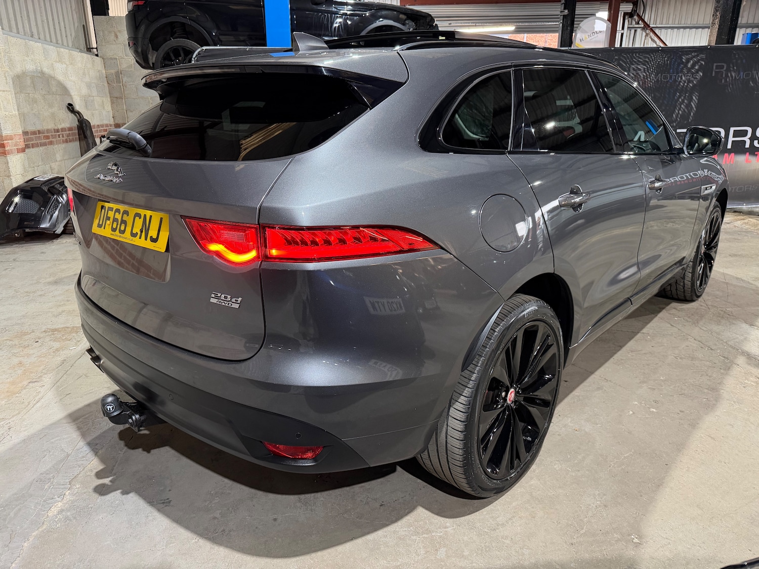 Used Jaguar F-Pace 2016 for sale - 78107092: Photo 3