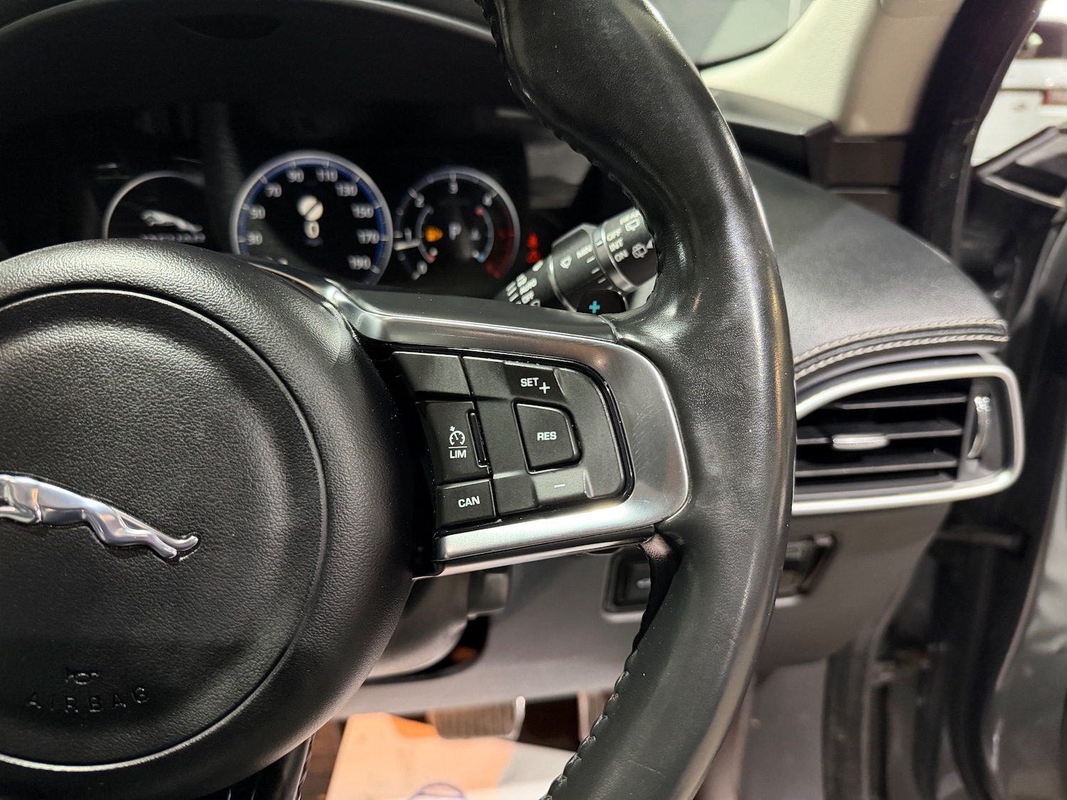 Used Jaguar F-Pace 2016 for sale - 78107092: Photo 34