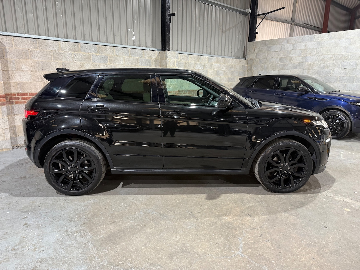 Used Land Rover Range Rover Evoque 2016 for sale - 76351419: Photo 2