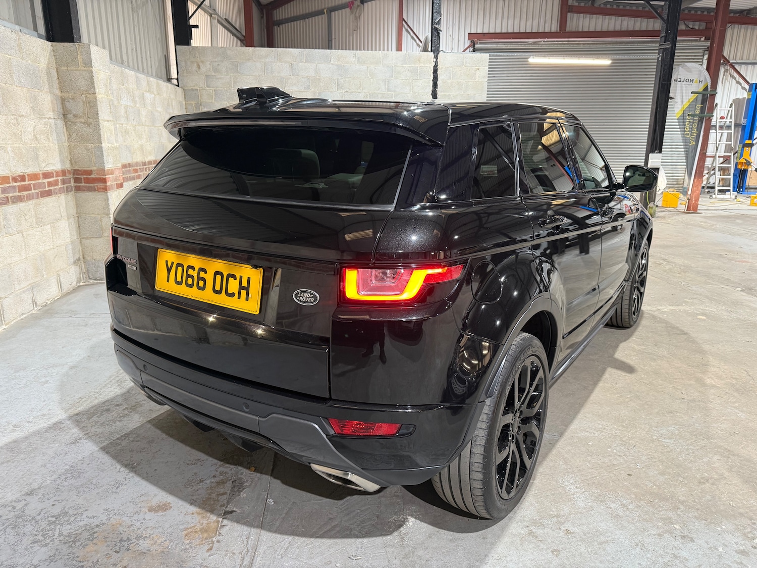 Used Land Rover Range Rover Evoque 2016 for sale - 76351419: Photo 3