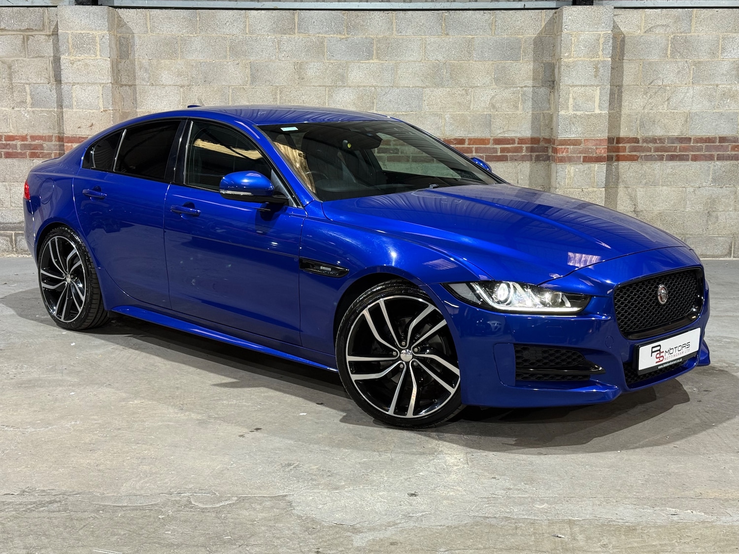 Used Jaguar XE 2017 for sale - 76198126: Photo 1
