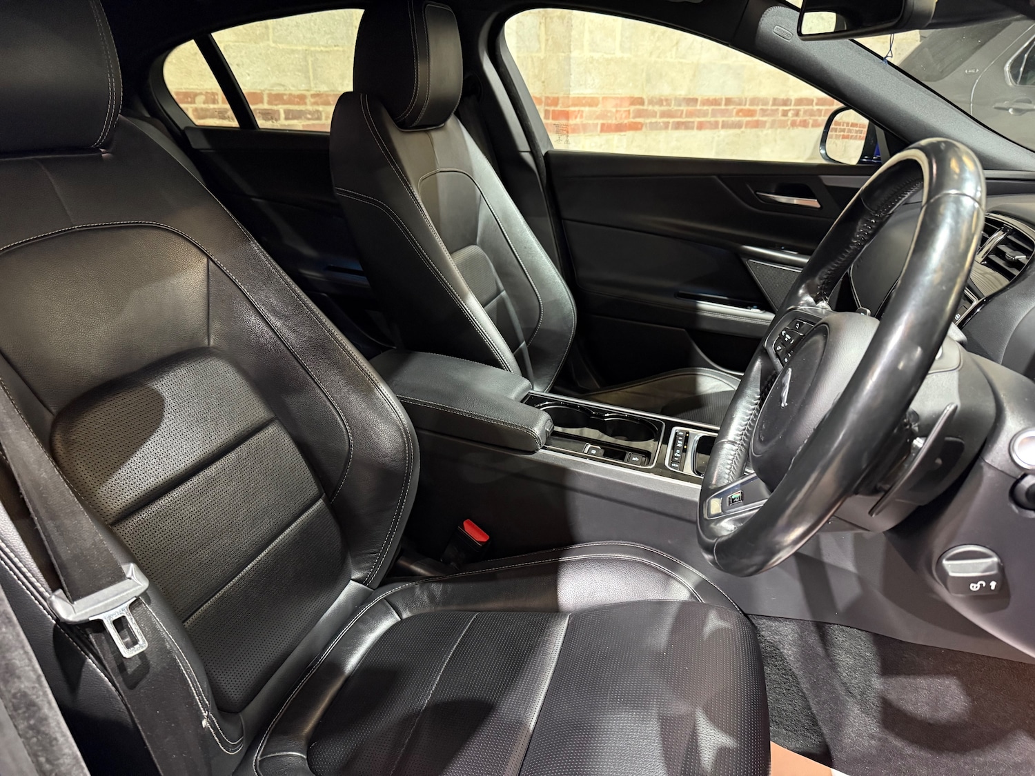Used Jaguar XE 2017 for sale - 76198126: Photo 25