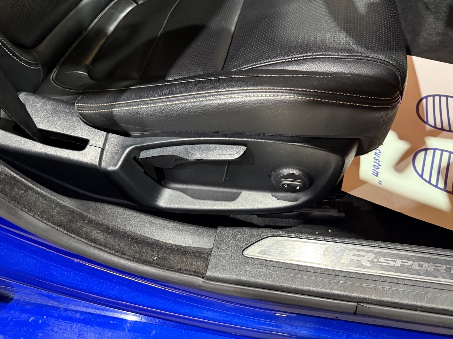 Used Jaguar XE 2017 for sale - 76198126: Photo 26