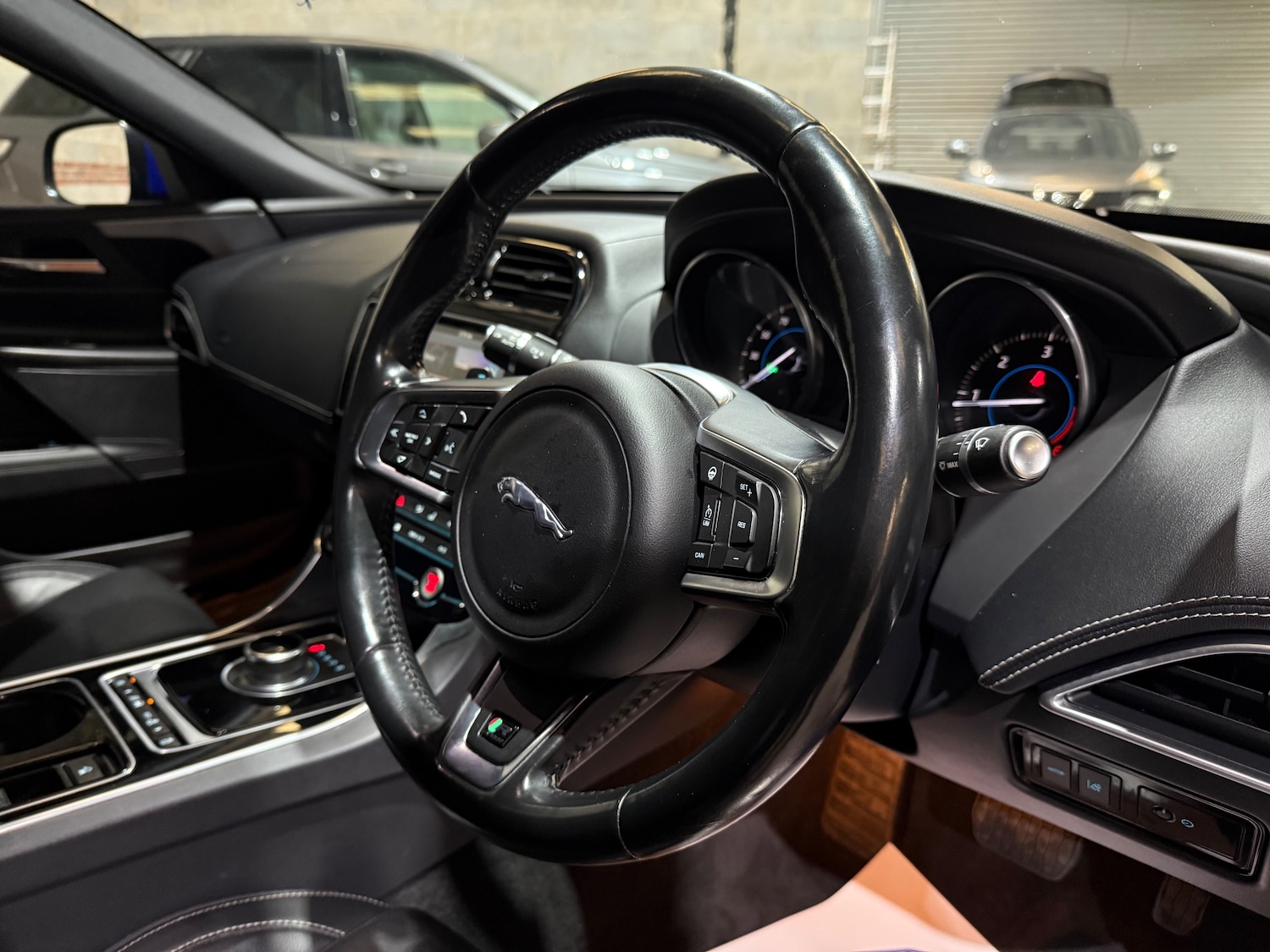 Used Jaguar XE 2017 for sale - 76198126: Photo 28